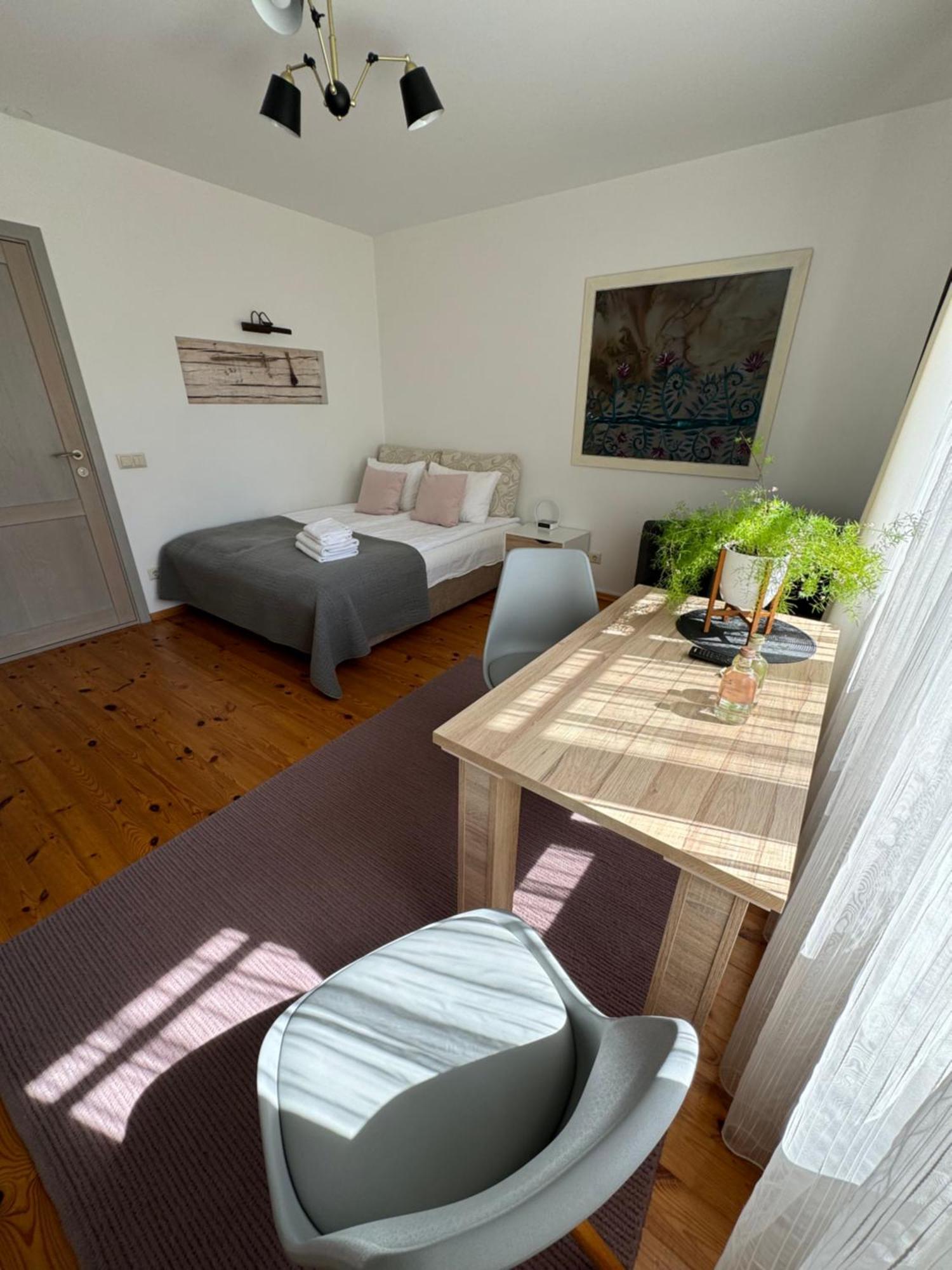 Guest House "8 Smilgos" Klaipeda Ngoại thất bức ảnh