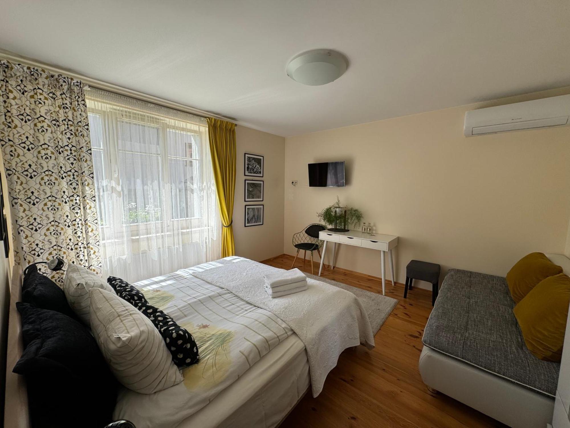 Guest House "8 Smilgos" Klaipeda Ngoại thất bức ảnh